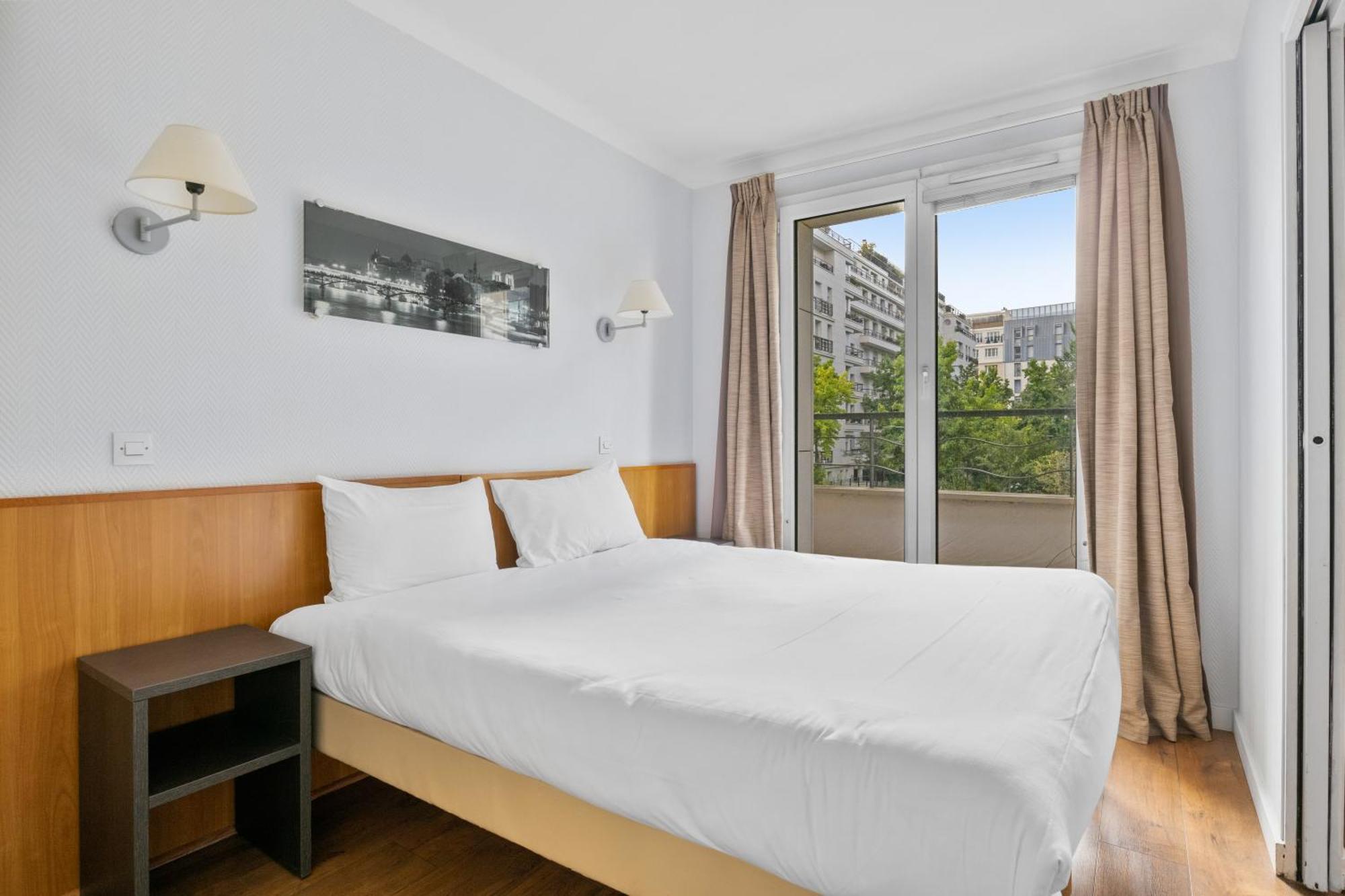 Grand Appartement Avec Balcon - Proche Parc Des Expo - Parking Privee Issy-les-Moulineaux Eksteriør bilde