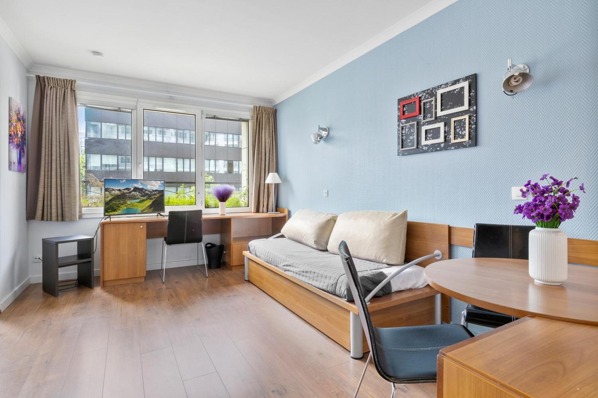 Grand Appartement Avec Balcon - Proche Parc Des Expo - Parking Privee Issy-les-Moulineaux Eksteriør bilde